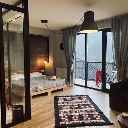 Kazbegi Stylish Apartment ภายนอก รูปภาพ