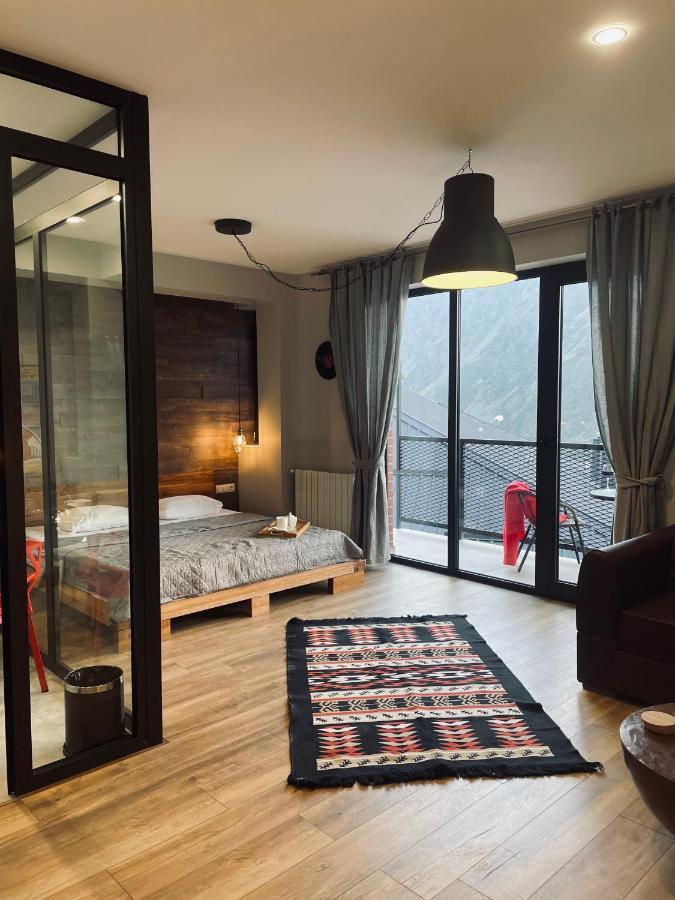 Kazbegi Stylish Apartment ภายนอก รูปภาพ