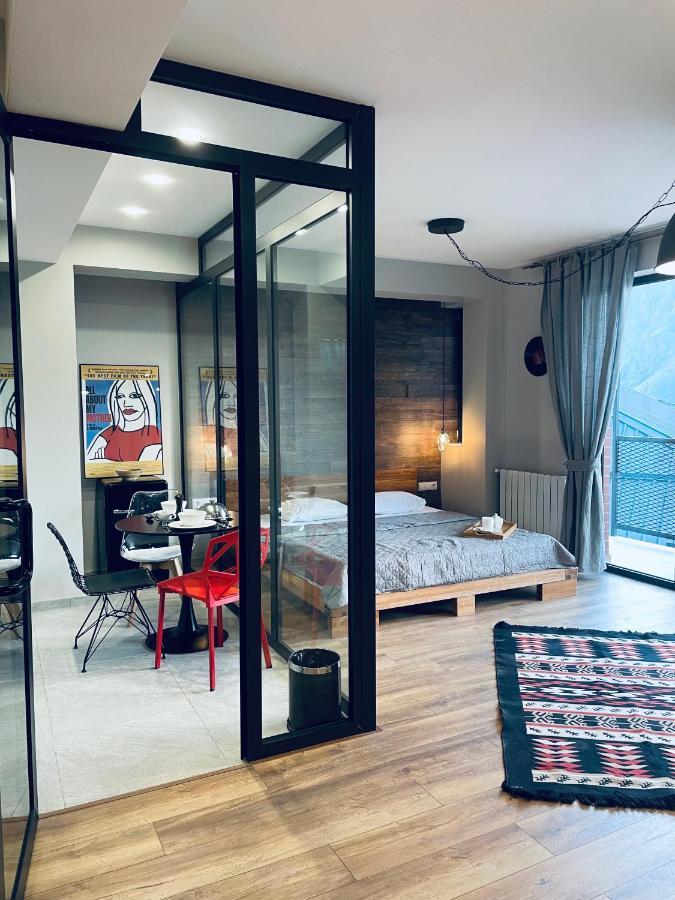Kazbegi Stylish Apartment ภายนอก รูปภาพ