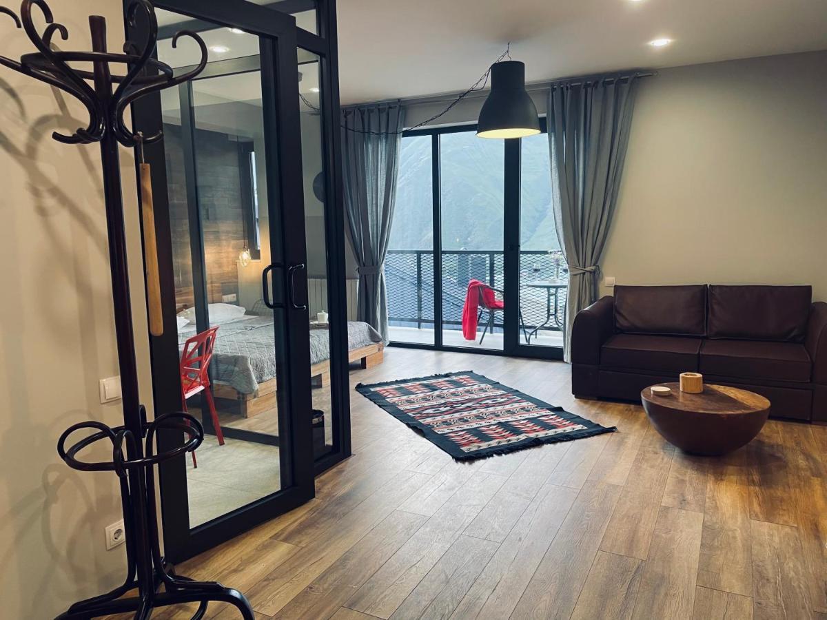 Kazbegi Stylish Apartment ภายนอก รูปภาพ