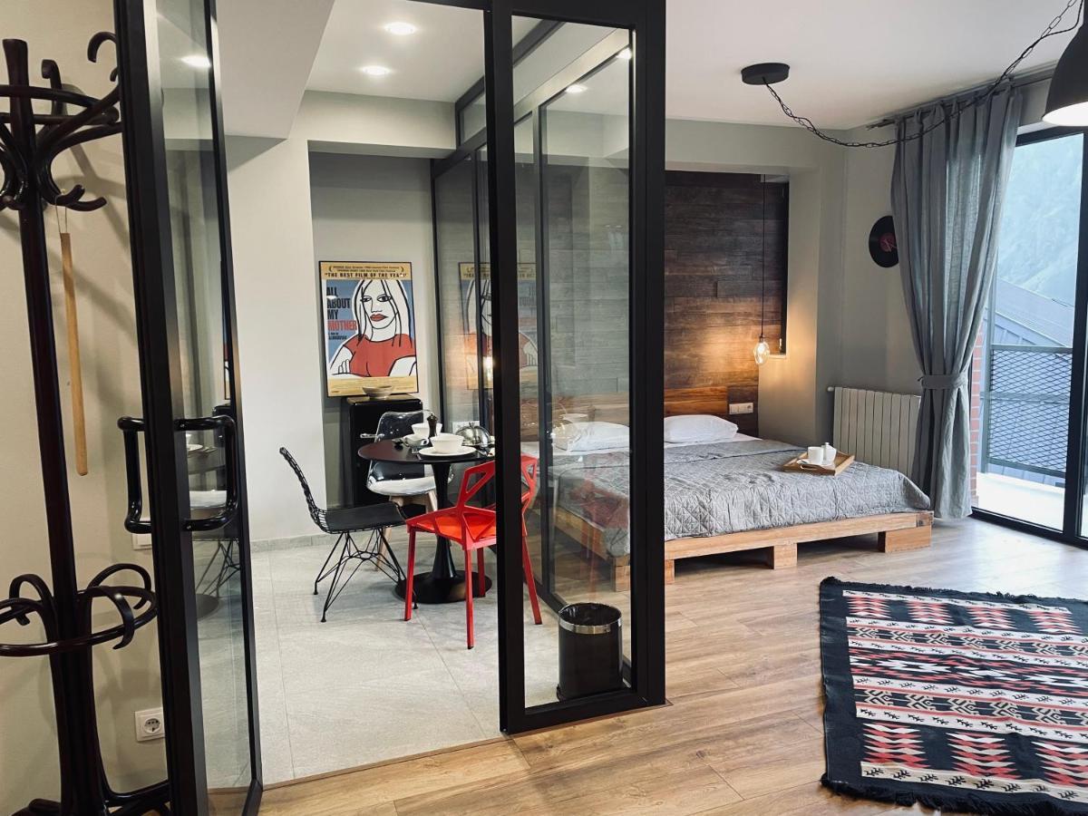 Kazbegi Stylish Apartment ภายนอก รูปภาพ