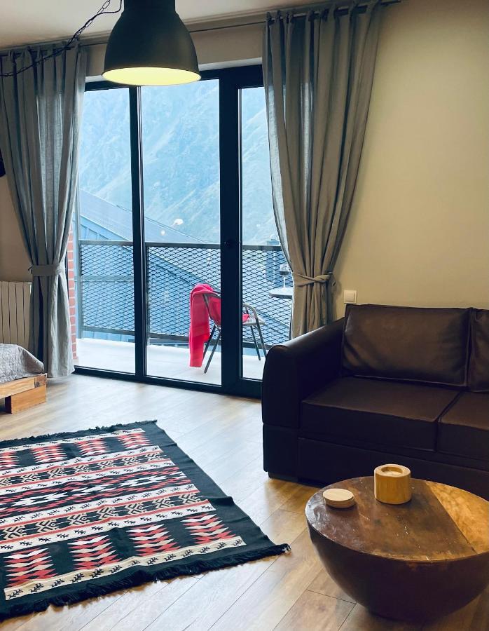 Kazbegi Stylish Apartment ภายนอก รูปภาพ