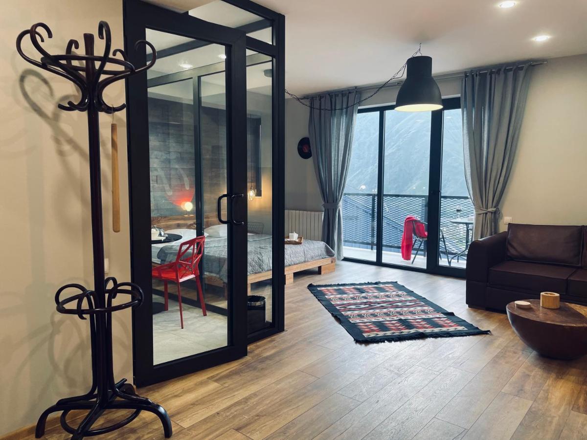 Kazbegi Stylish Apartment ภายนอก รูปภาพ